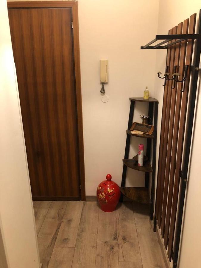 Monovano Elllen Grado Luaran gambar