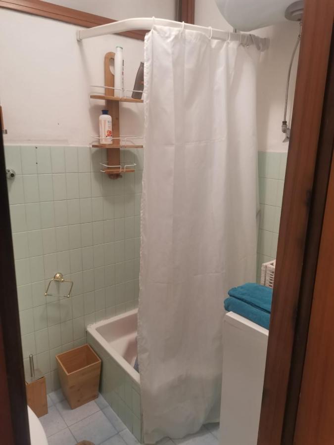 Monovano Elllen Grado Luaran gambar